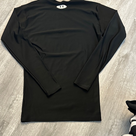 Under Armour Men’s Black Long Sleeve Compression Shirt - Picture 4 of 9
